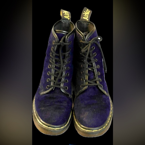 Vintage Dr. Martens Black Velvet Boots U.S Size 8 Made in England - Picture 6 of 9